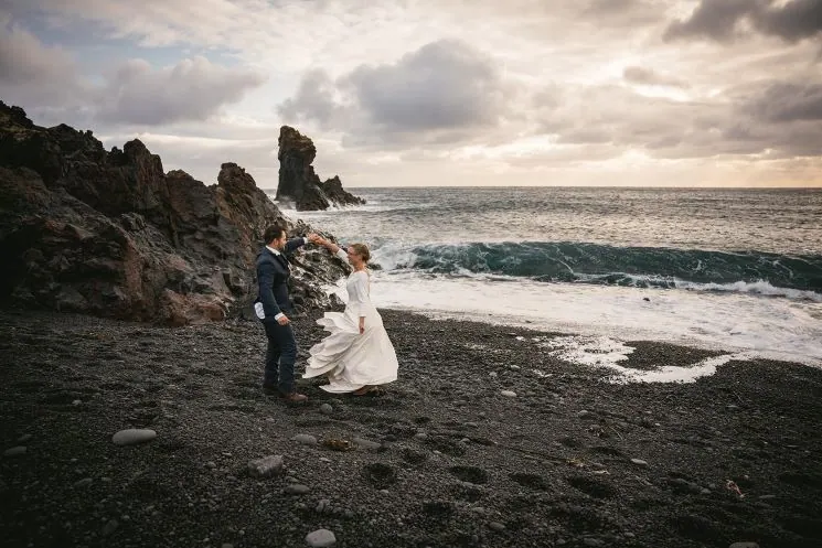 The best places to elope - Beaches of Iceland