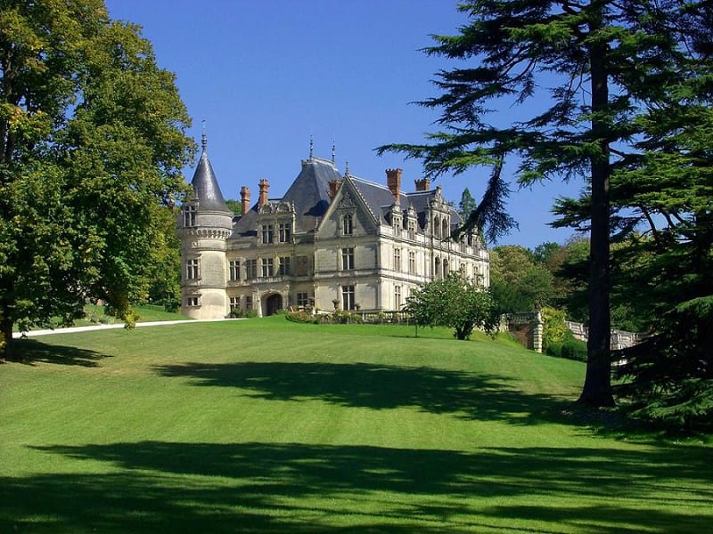 best elopement venue france - chateau bourdaisiere