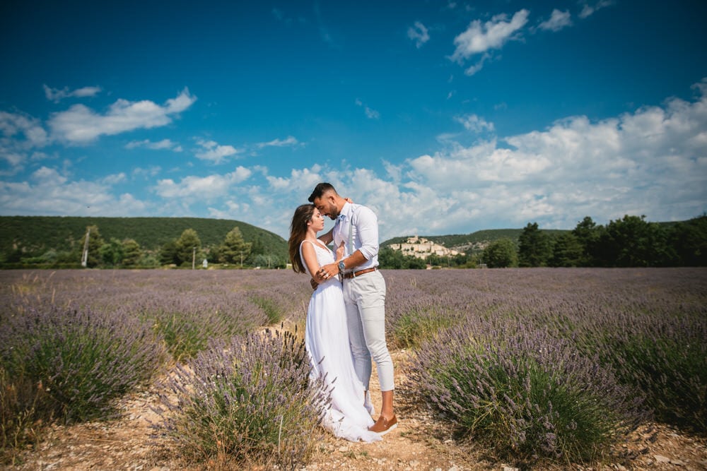 France elopement example - couple photos in the lavender fields
