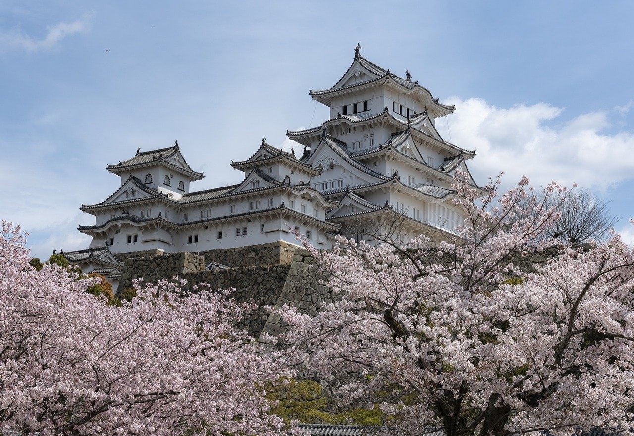 Elopement in Japan - Himeiji castle