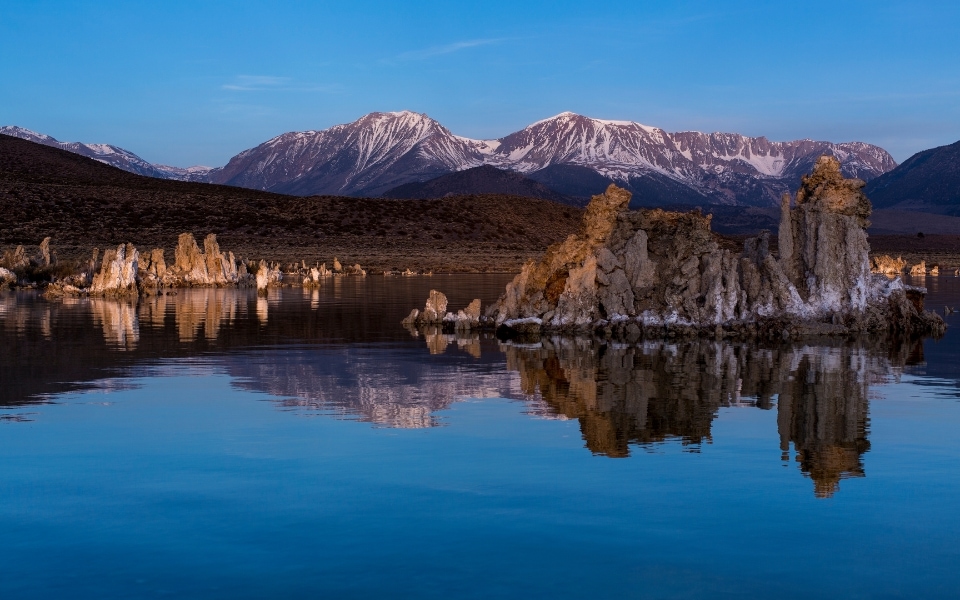 Activities to do on your California elopement - bathtub ring at Mono lake