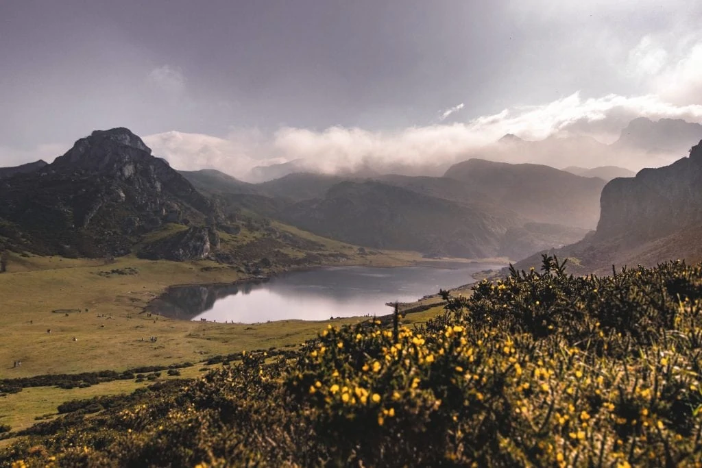 Where to elope in Spain - Lagos de Covadonga