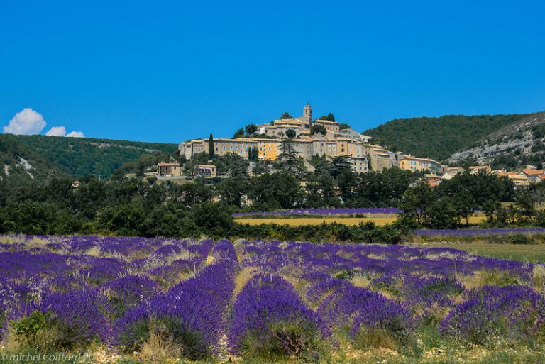 The most beautiful villages in Provence to take amazing couples pictures
