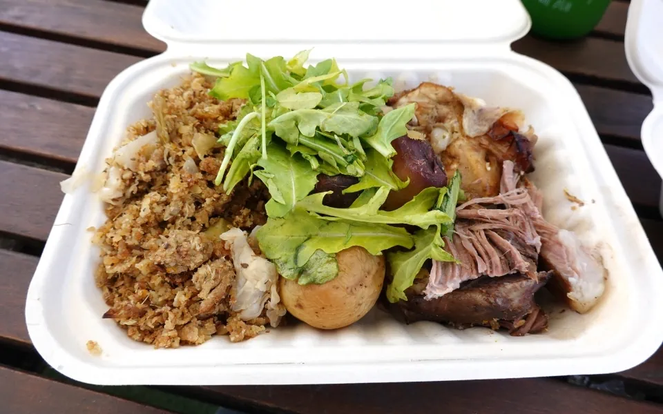What to eat on your New Zealand elopement - Hangi