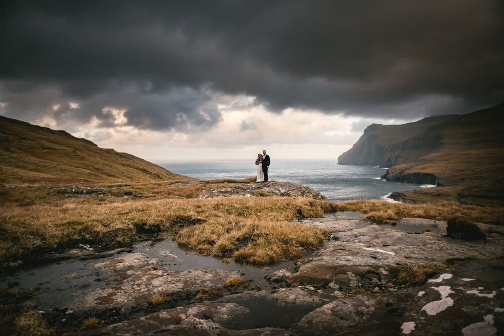 Faroe islands elopement example - ceremony in the mountains