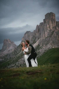 Couple providing feedback on their adventure elopement with Zephyr & Luna.