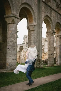 Couple sharing their review of Zephyr & Luna’s luxury wedding elopement services.