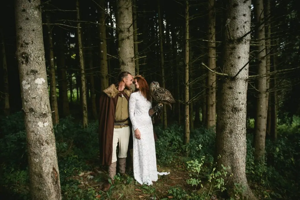 Game of Thrones fantasy elopement wedding idea