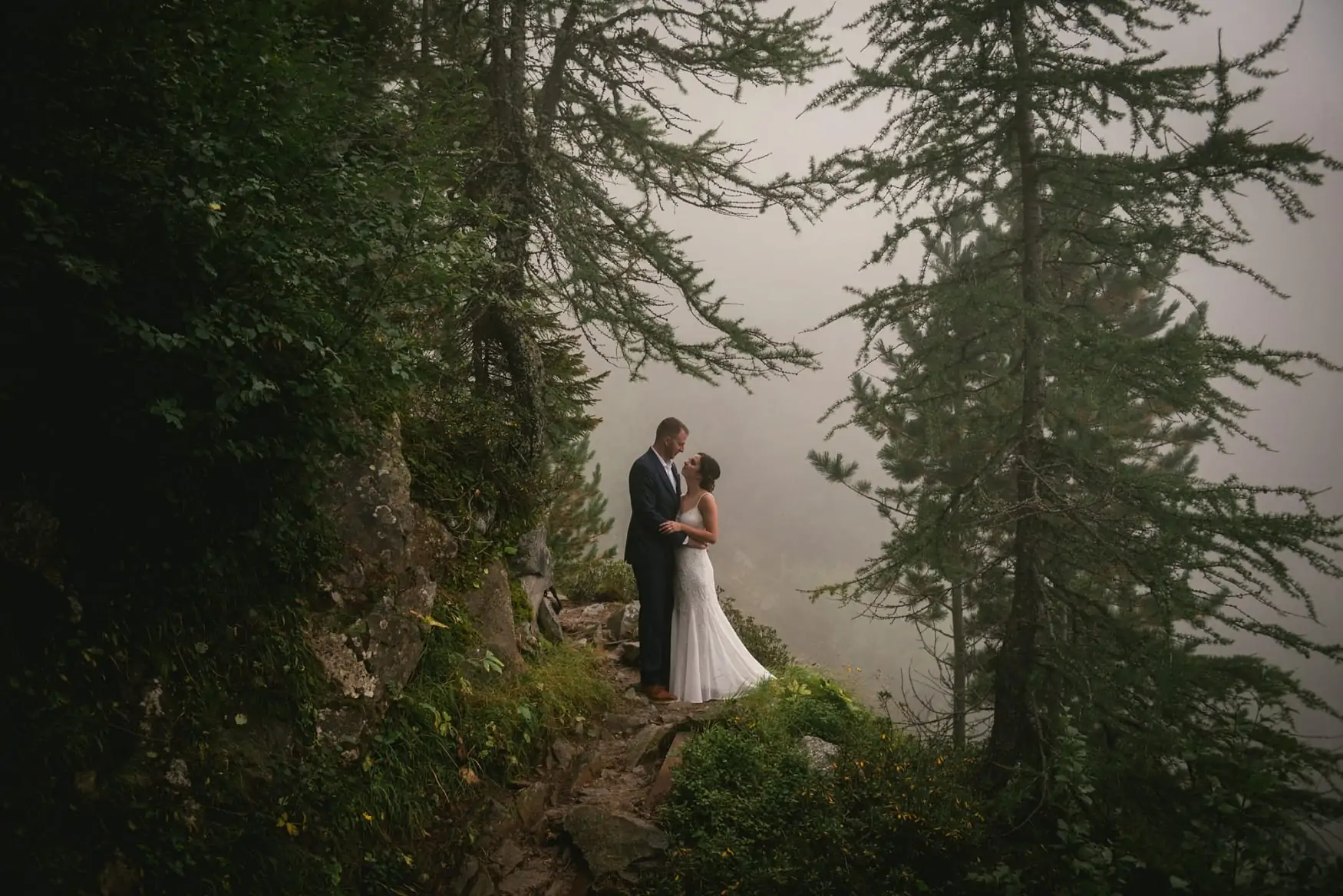 How to survive your wedding as an introvert - the ultimate guide