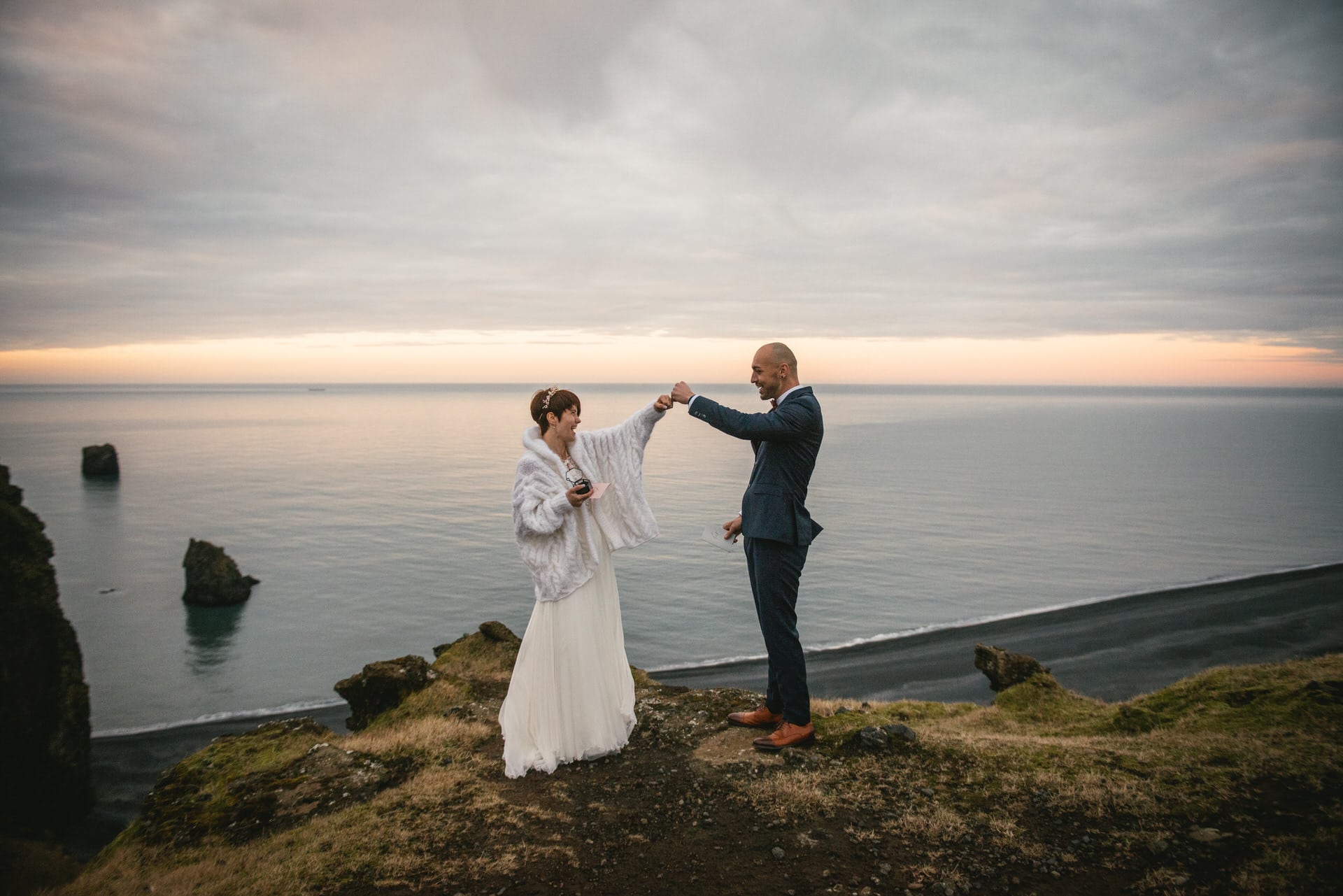 Elopement elopement on a cliff on the south coast