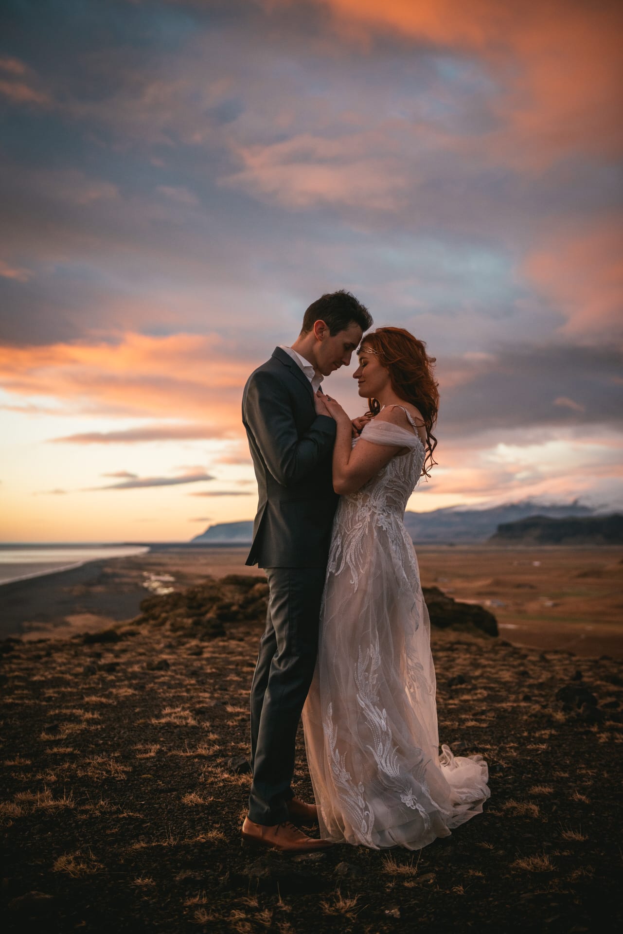 Wedding photoshoot on the south coast of Iceland