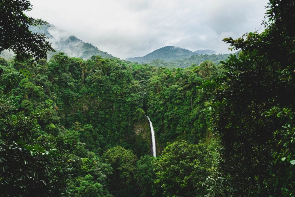 Where to elope in Costa Rica - La Fortuna waterfall
