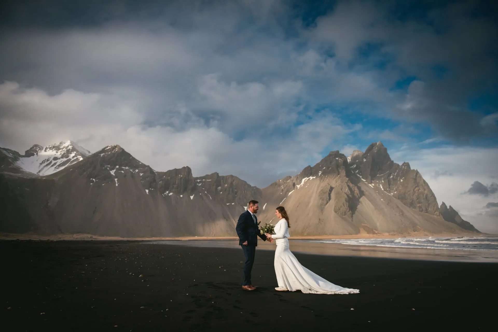 Adventure elopement in Iceland