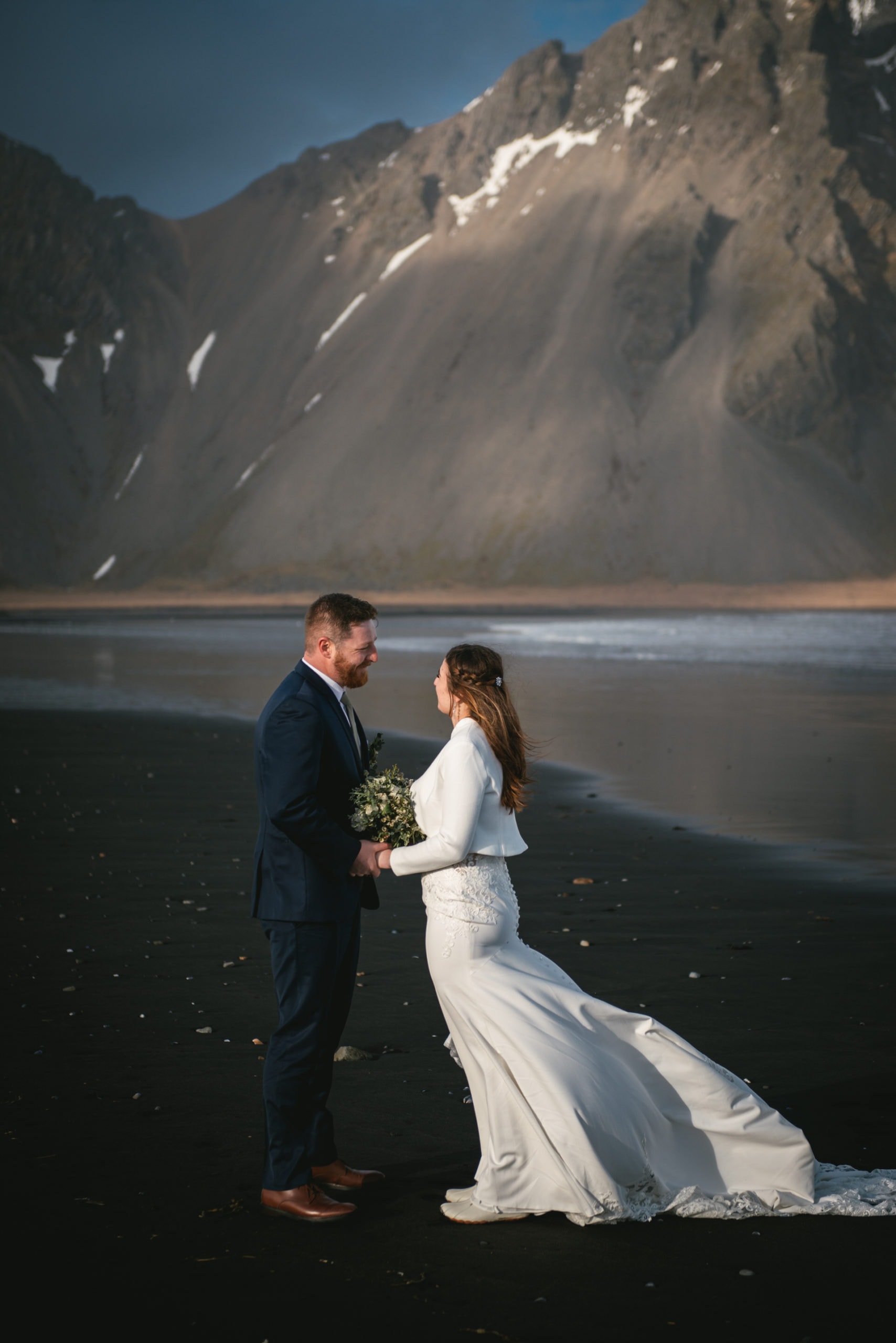 Adventure elopement in Iceland