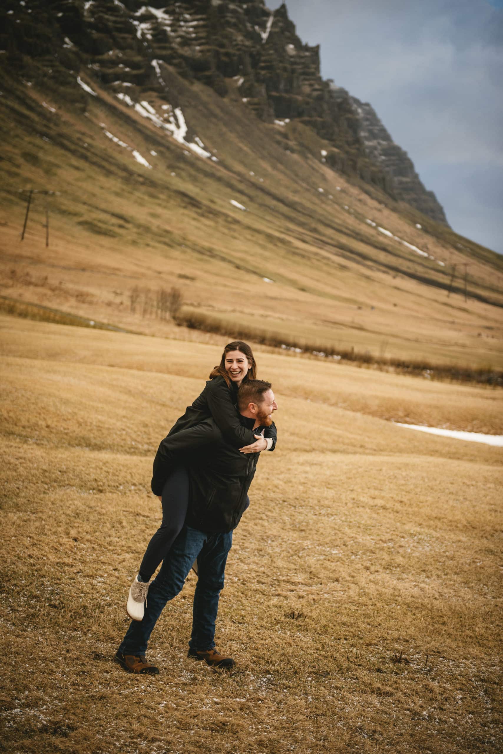 Couple photoshoot in Iceland's south coast
