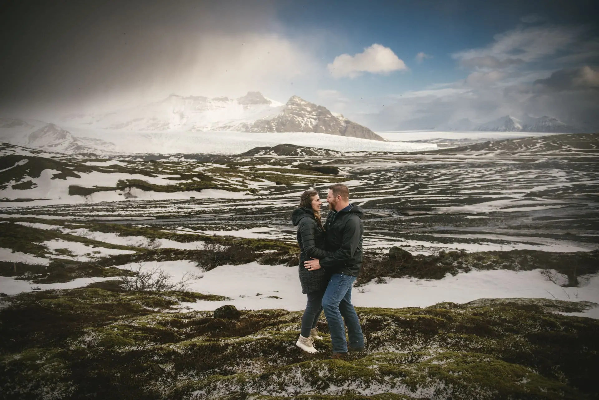 Couple photoshoot in Múlagljúfur Canyon