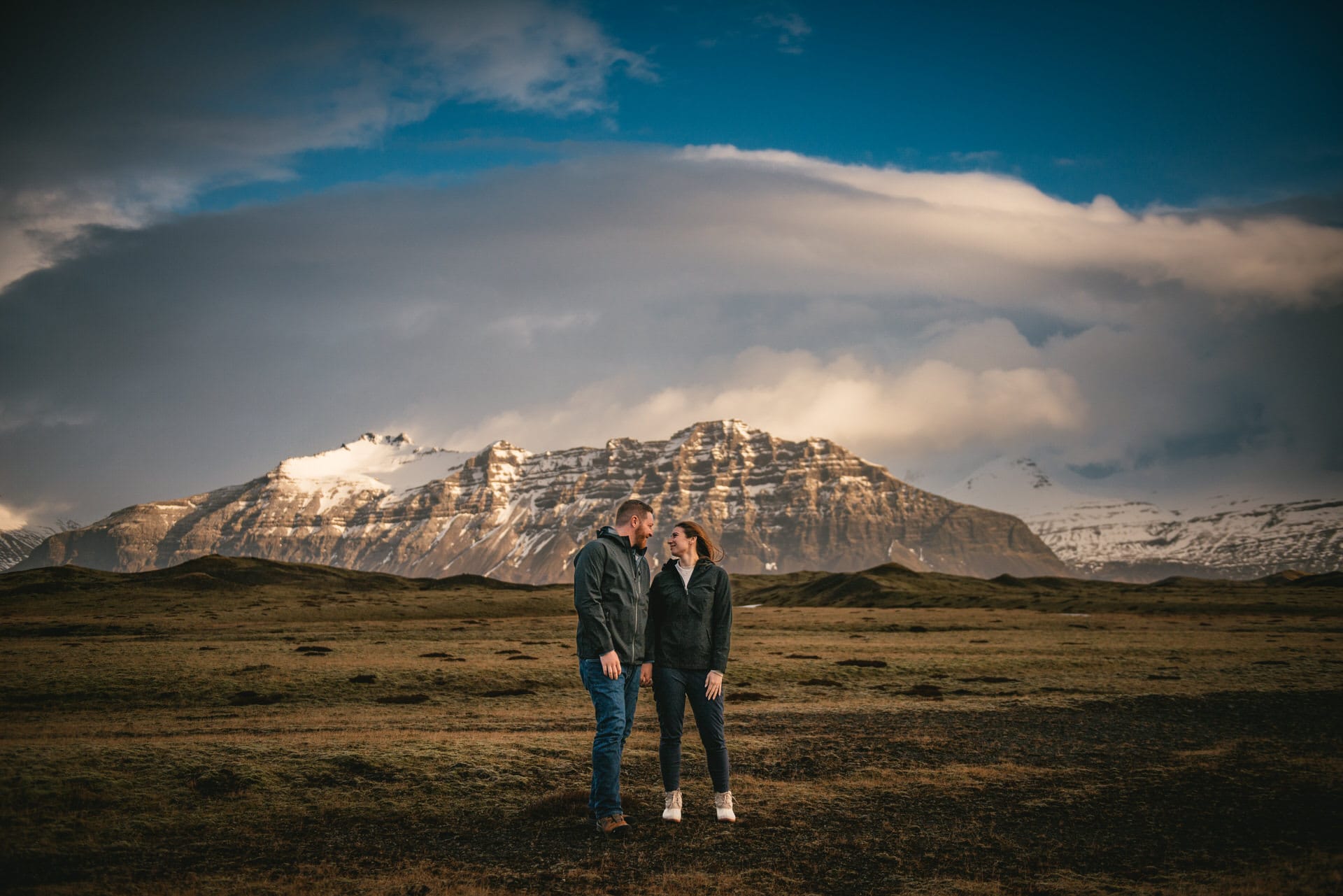 Couple photoshoot in Iceland's south coast