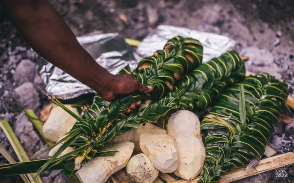 What to eat during your Fiji elopement - Lovo