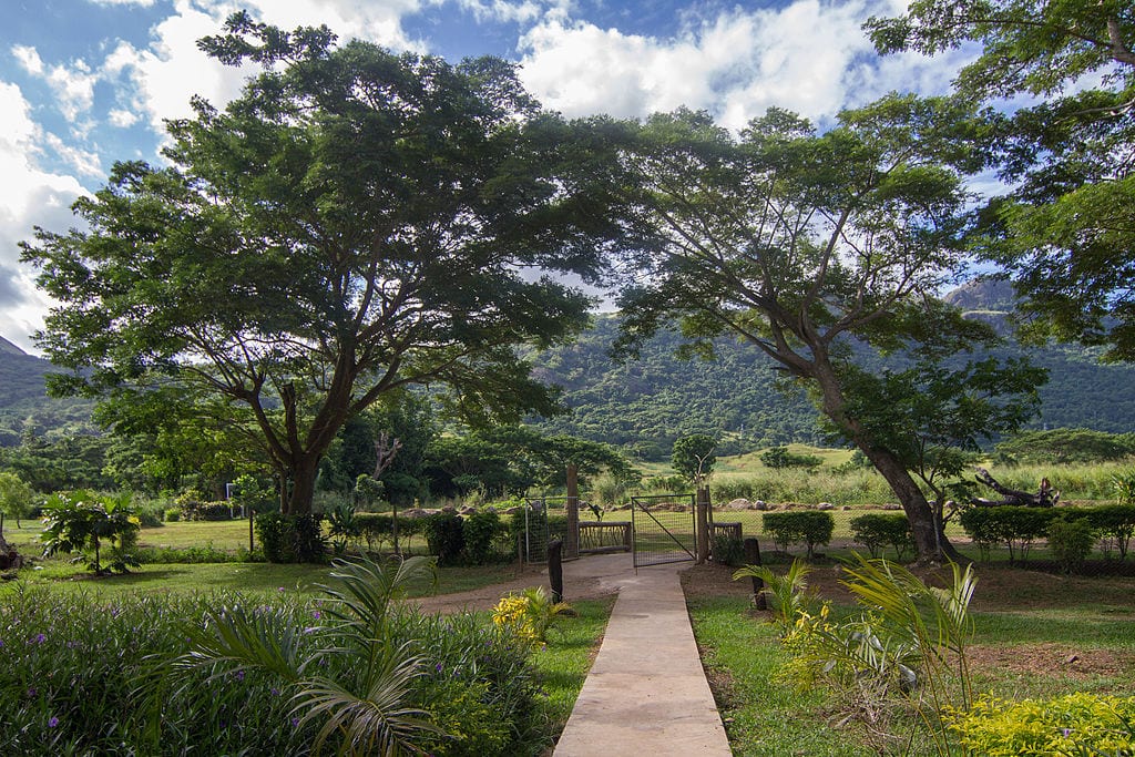 Where to elope in Fiji - Sabeto hot springs