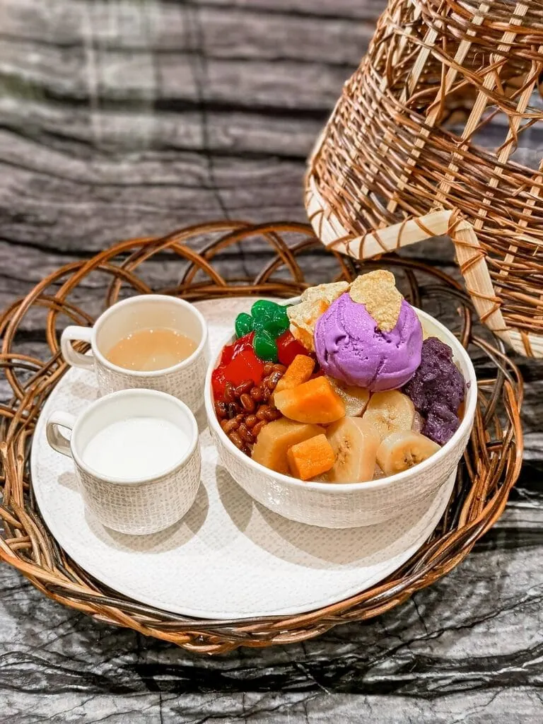 What to eat on your Philippines elopement: a sweet treat, the halo-halo