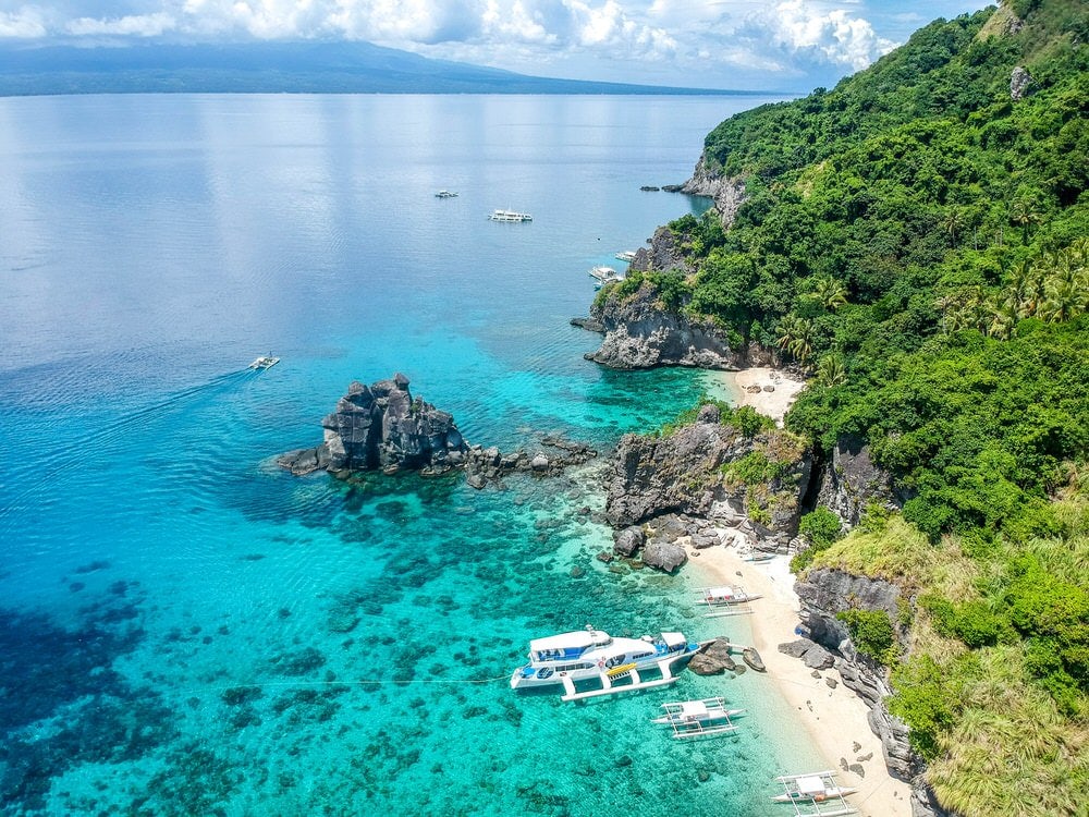 Where to elope in the Philippines - Apo Island