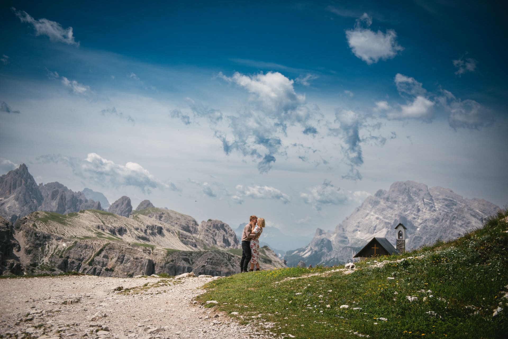 Dolomites elopement and couple photos
