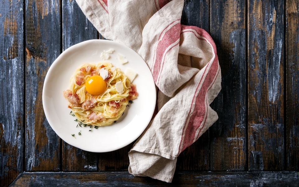 What to eat on your Italy elopement - pasta carbonara