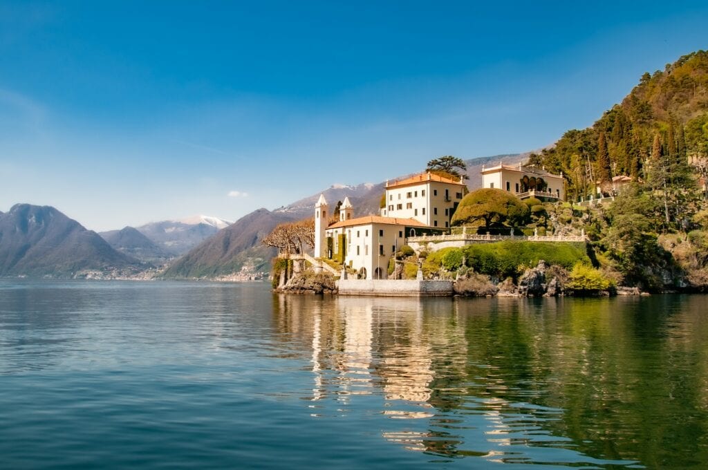 Where to elope in Italy - Lake como