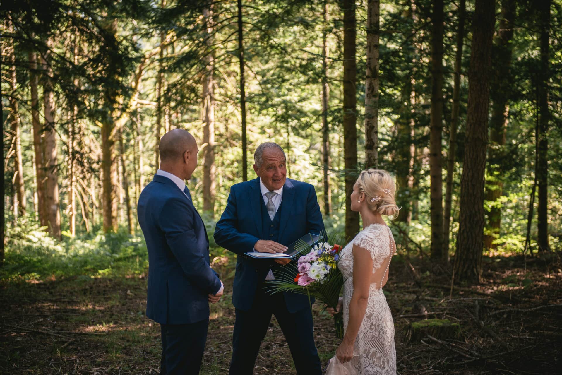 Elopement ceremony in a forest in Central France with a male celebrant