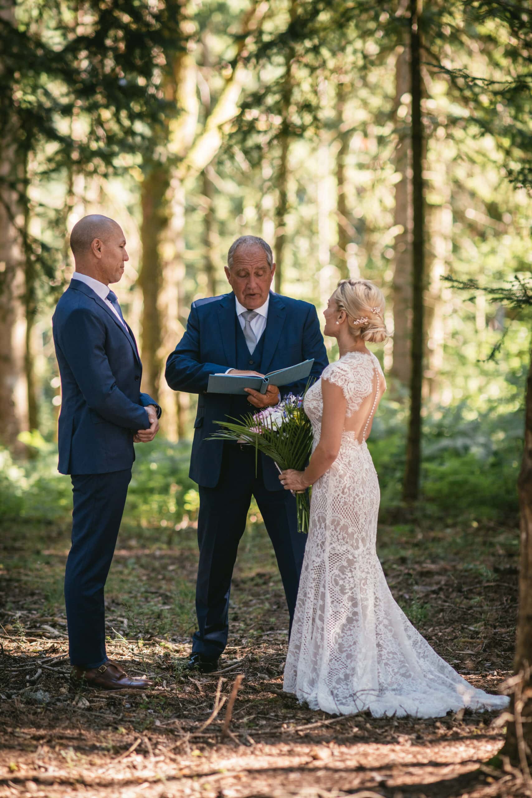 Elopement ceremony in a forest in Central France