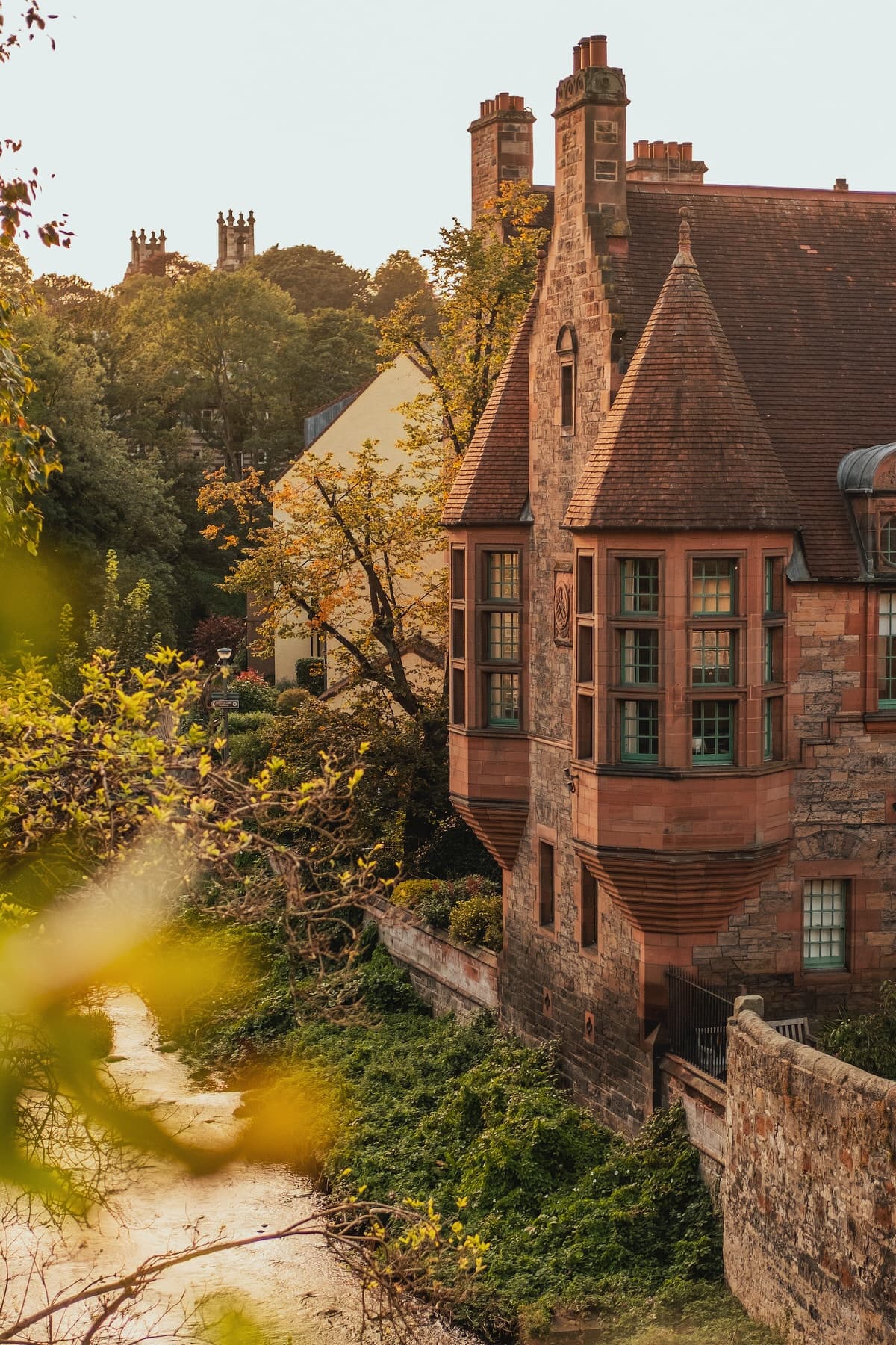 Scottish architecture in the autumn, one of the highlights to where to elope in Edinburgh