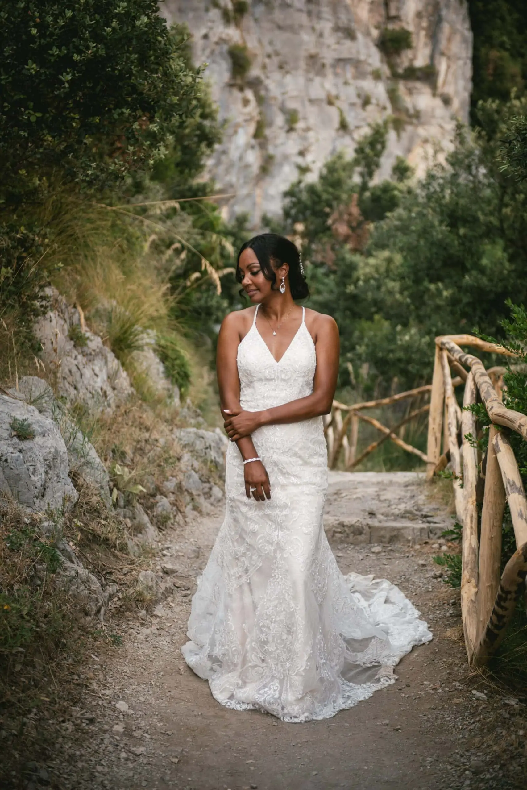 Couple photoshoot on the Path of Gods - Sentieri degli dei during their elopement on the amalfi Coast