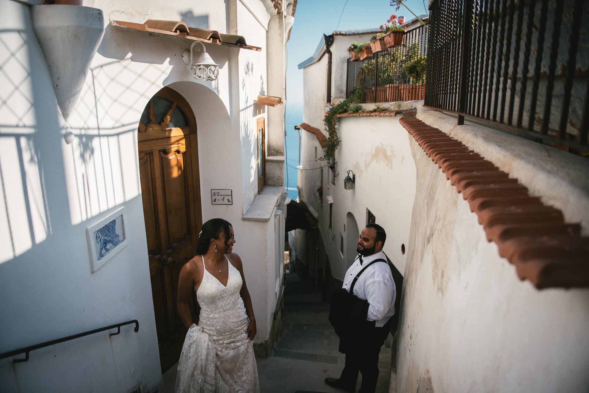 Couple photoshoot on the Path of Gods - Sentieri degli dei during their elopement on the amalfi Coast
