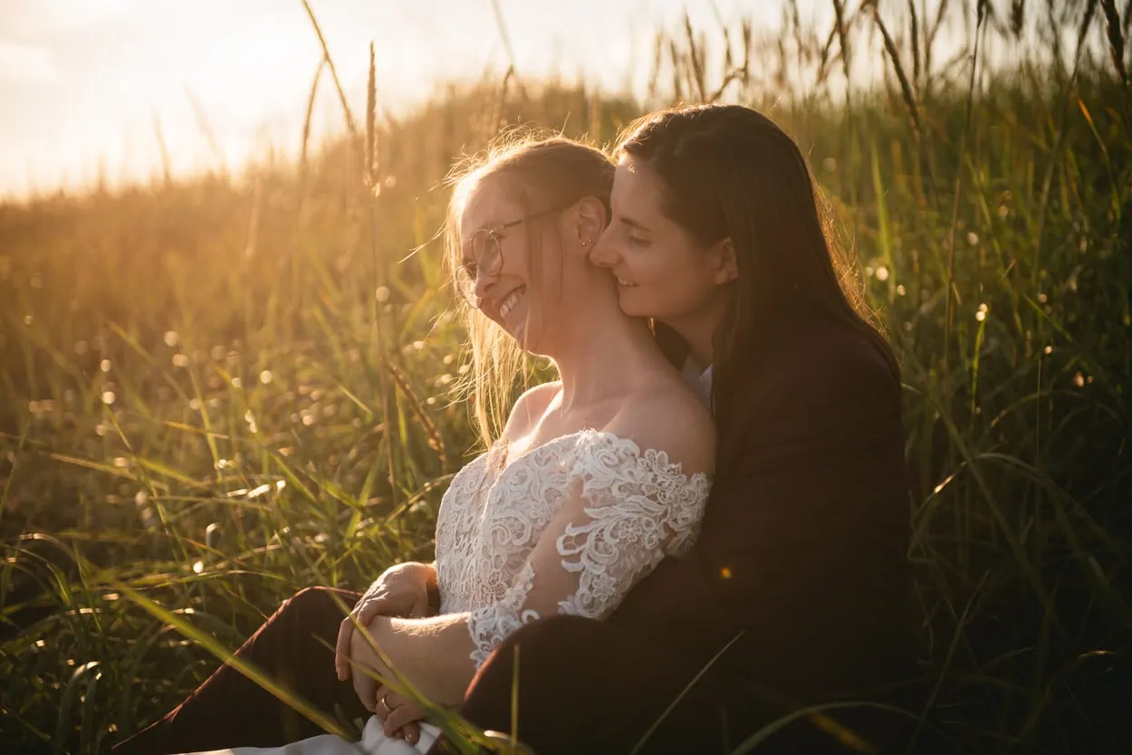 Sunset photoshoot with a same-sex couple in Iceland