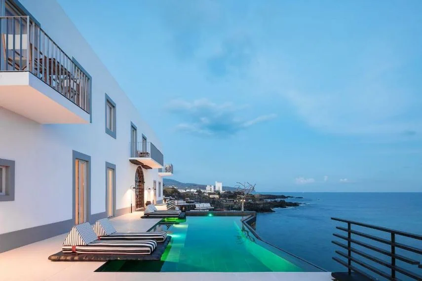 Elopement in the Azores - hotel recommendation - White Exclusive villas
