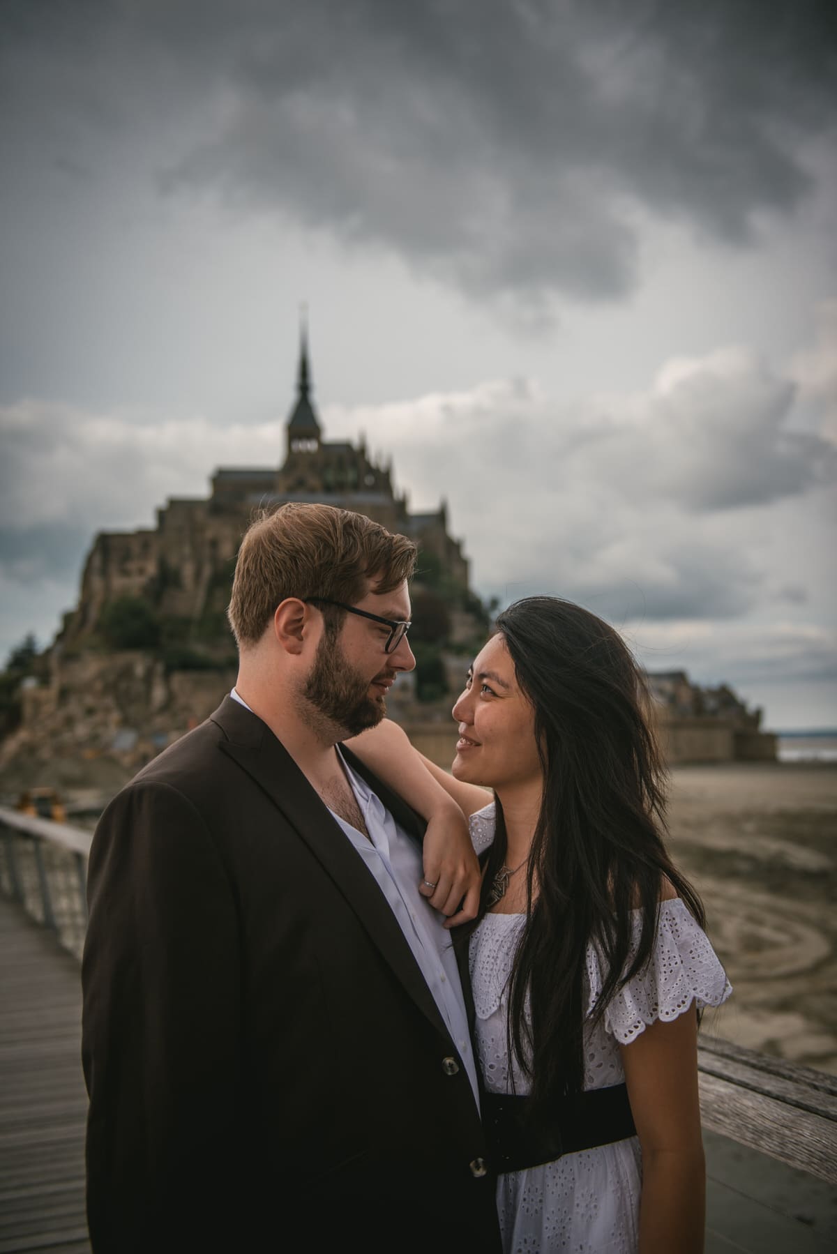 Day-after photoshoot of a couple after their elopement in Normandy