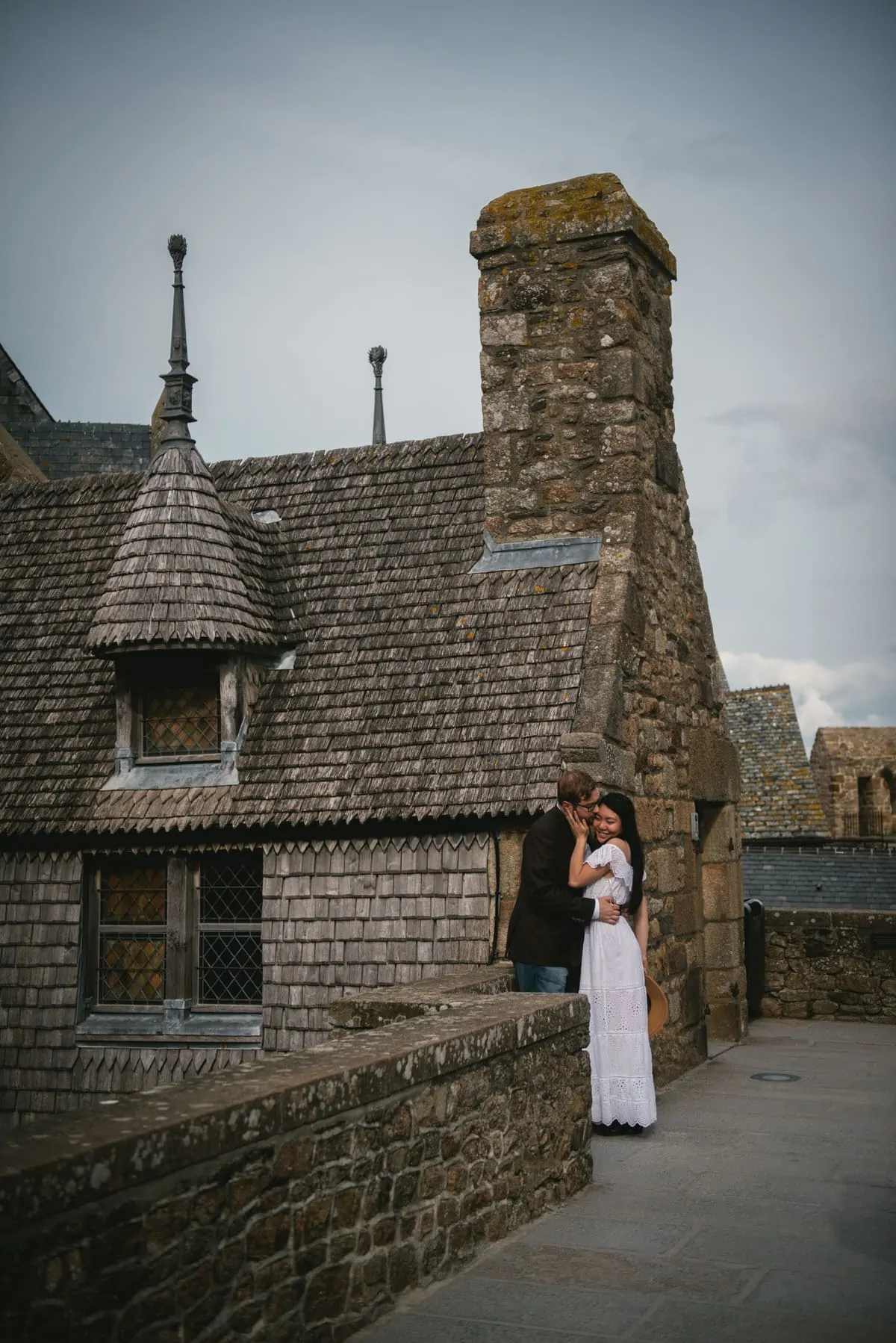 Day-after photoshoot of a couple after their elopement in Normandy