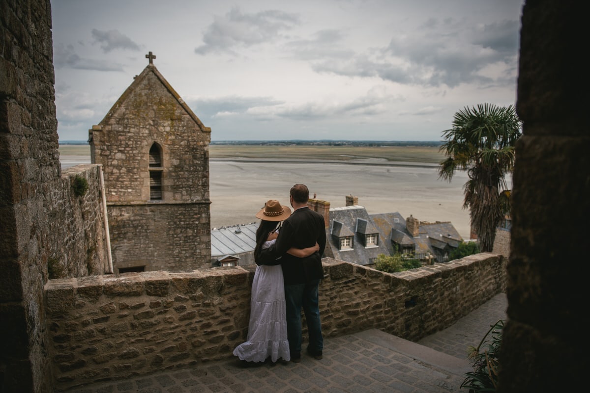 Day-after photoshoot of a couple after their elopement in Normandy