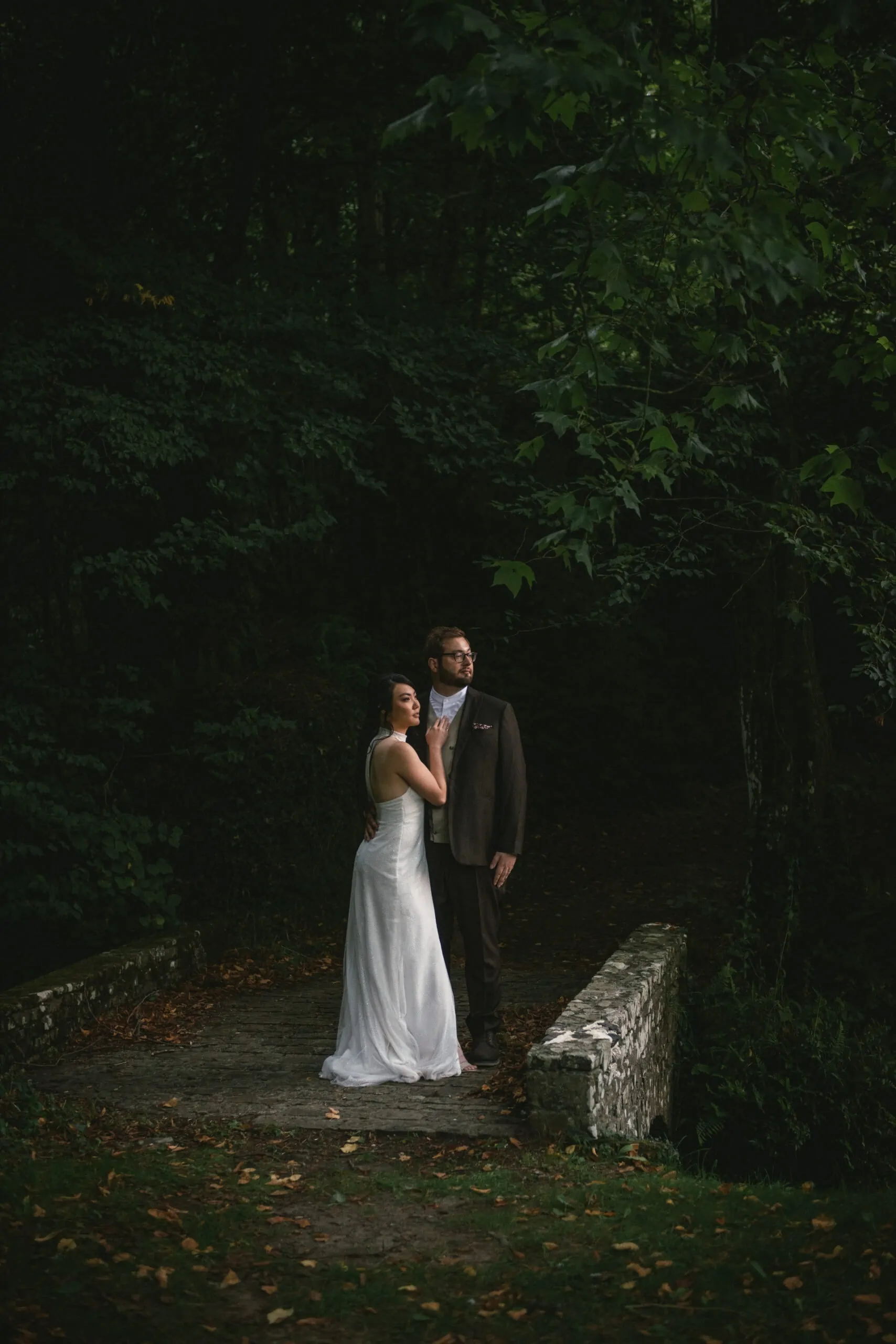Couple eloping in Normandy at the Abbaye d'Hambye ruined chapel