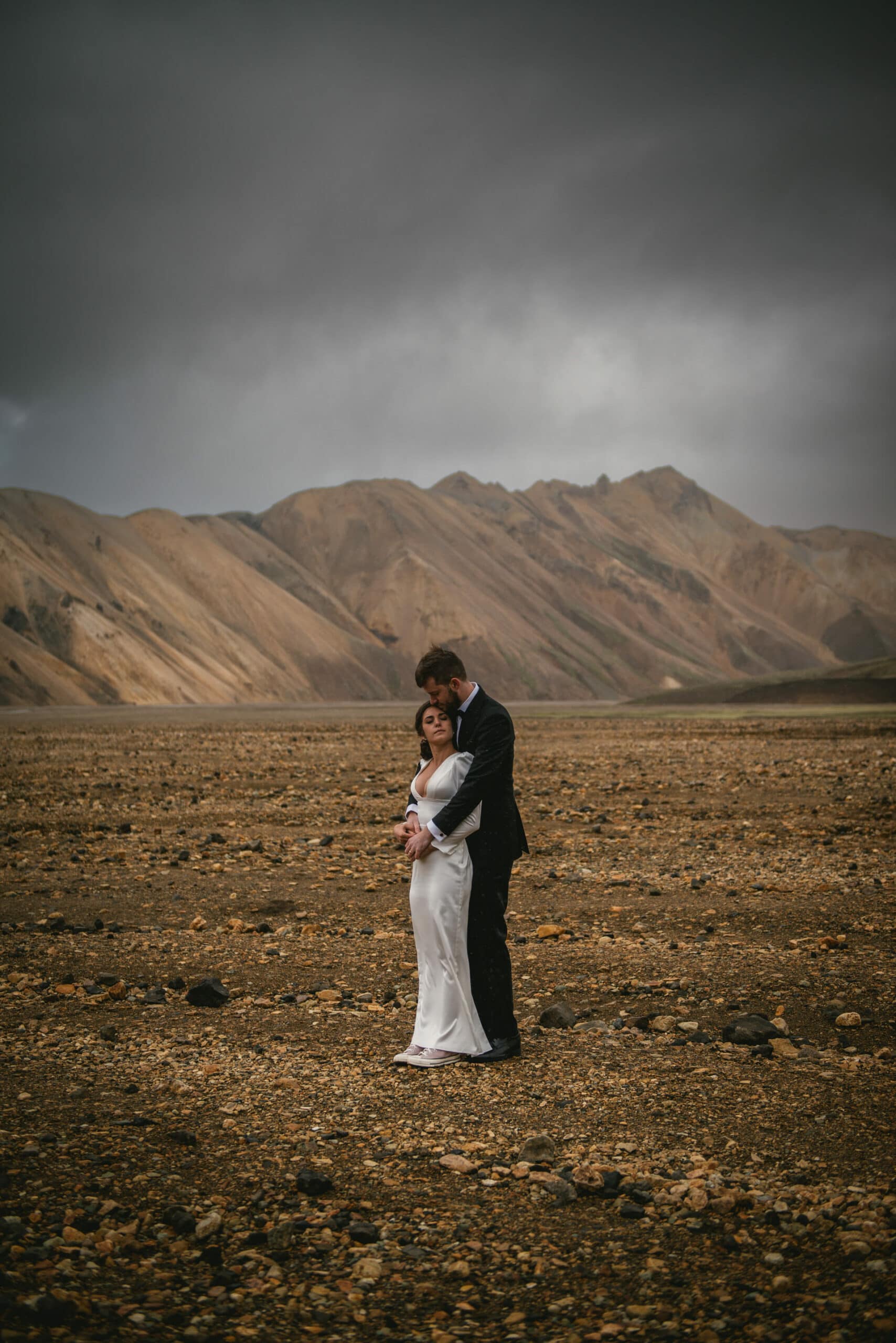 Bride and groom in the Landmanalaugar after their elopement in Iceland