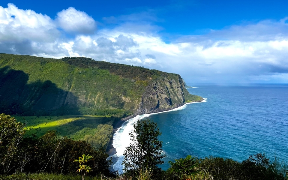 What to do on your Hawaii elopement - hike Waipio valley