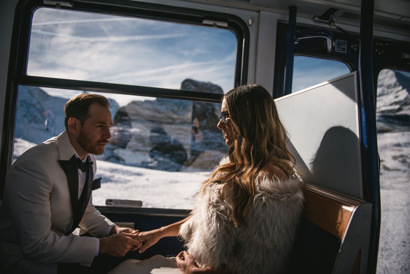 Couple looking at each other in the Gornergratbahn