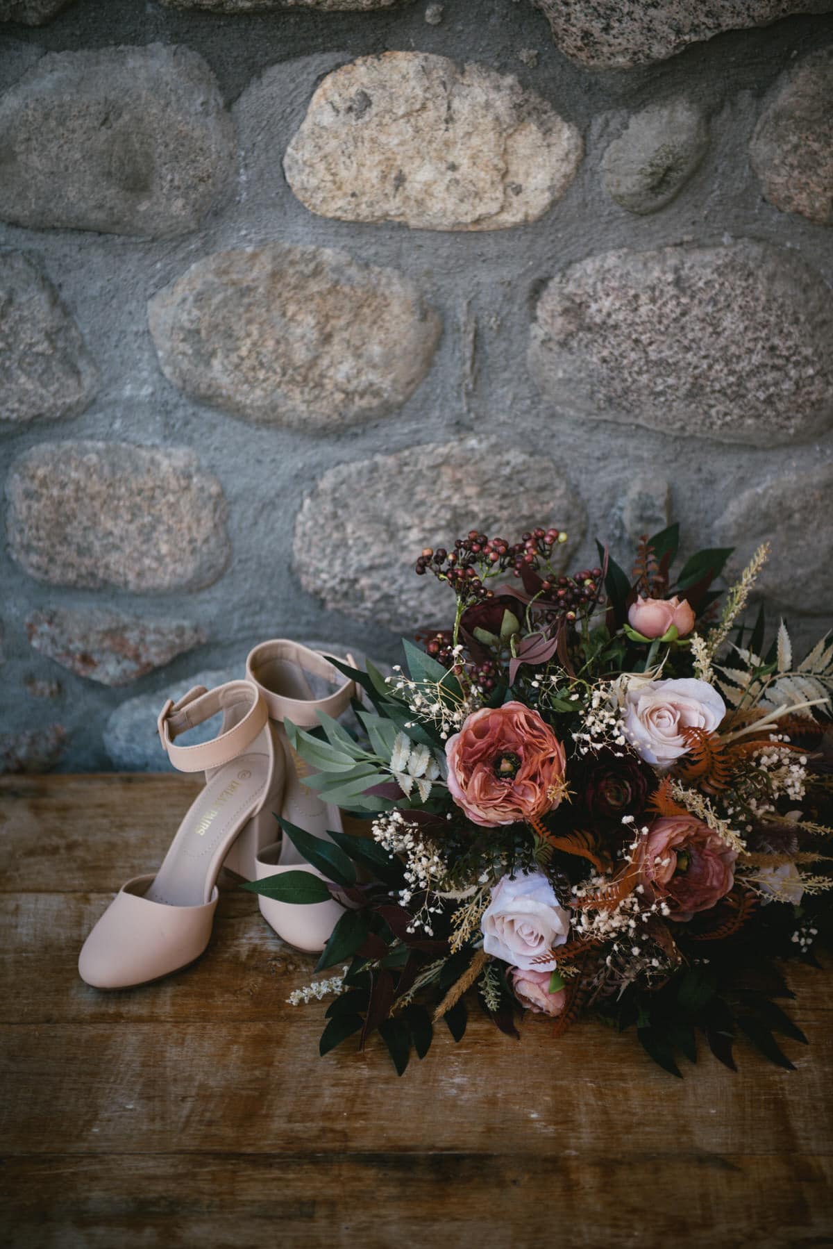 Bouquet and shoes on an elopement day in the Meteora