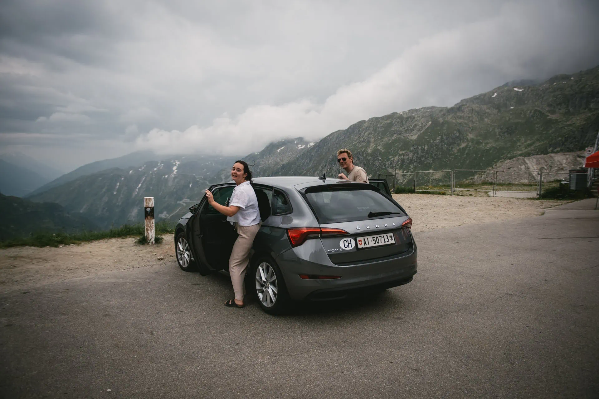 Love's ascent embraced by mountain magic - a breathtaking hiking elopement.