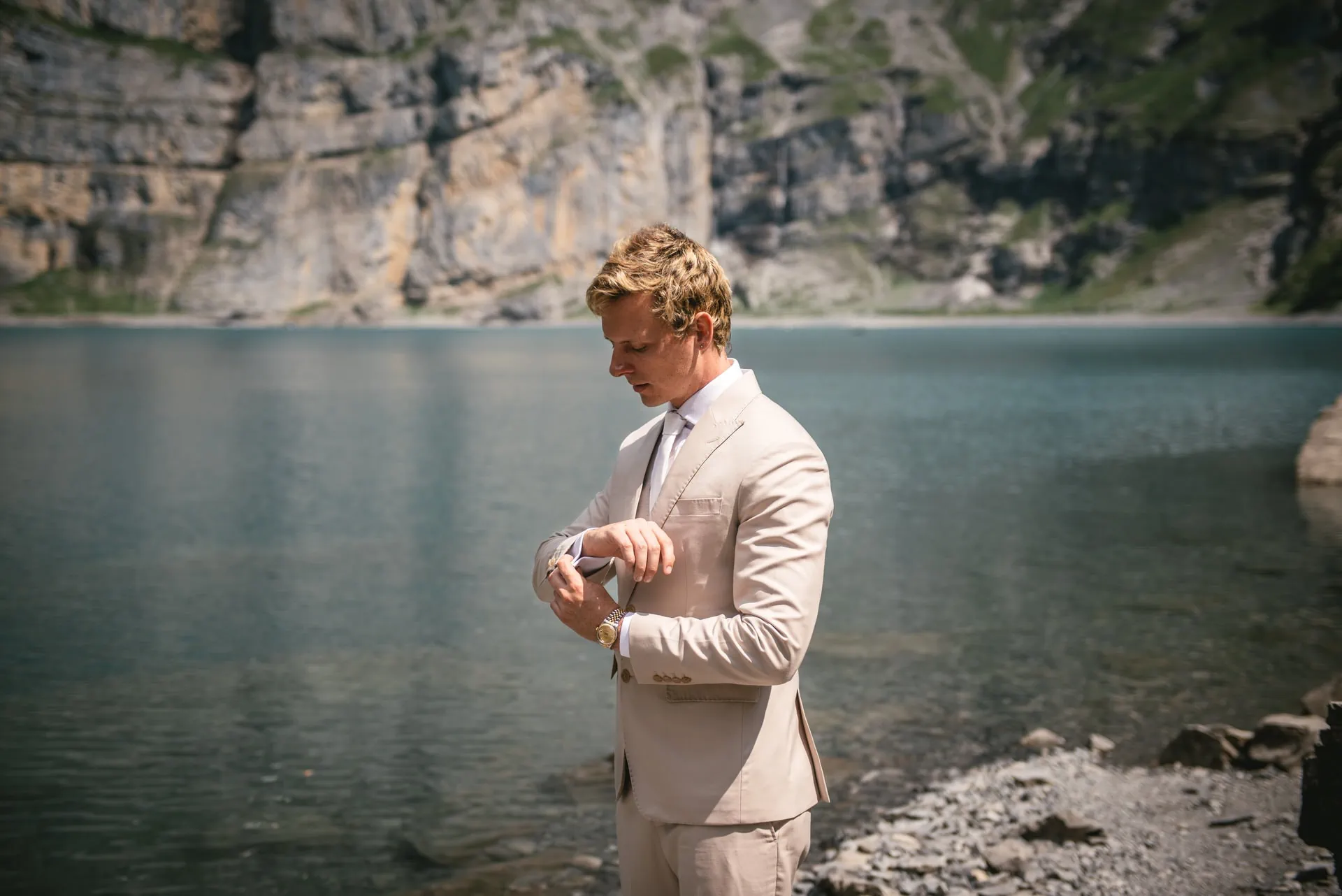 Unveiling love amidst mountain grandeur - a breathtaking hiking elopement.