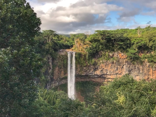 Where to plan your Mauritius elopement - black river gorges National Park