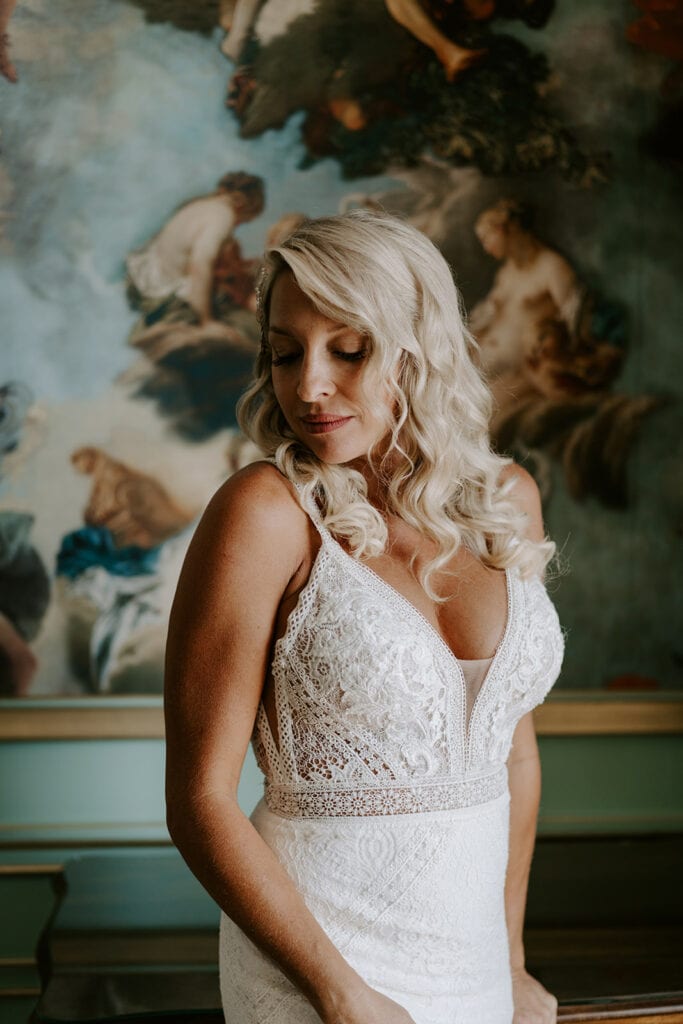 Bride's beauty shines in French Riviera elopement