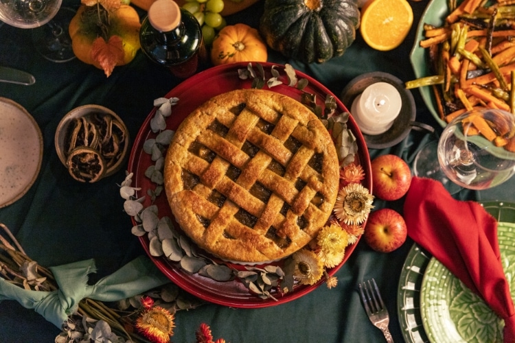 What to eat during your elopement in Manitoba - wildberry pie