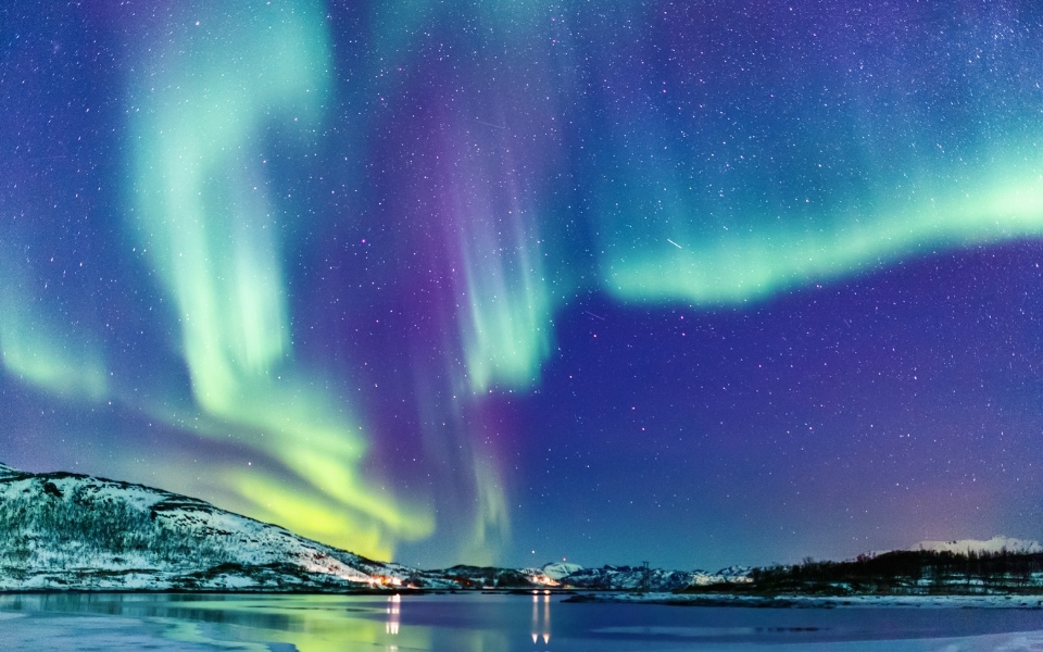 Where to plan a northern lights elopement - Norway
