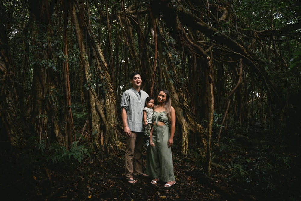 Yakushima wedding elopement - family photos in the banyan tree